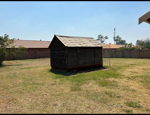 3 BEDROOM PROPERTY TO RENT IN THE ORCHARDS